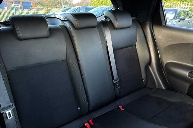 Nissan Juke 1.6 N-Connecta 5dr Xtronic