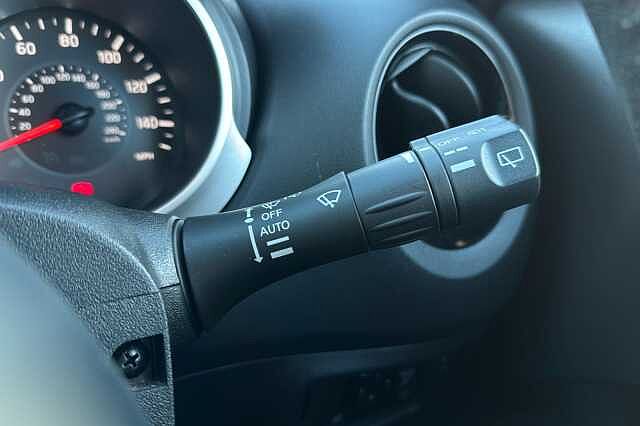 Nissan Juke 1.6 N-Connecta 5dr Xtronic