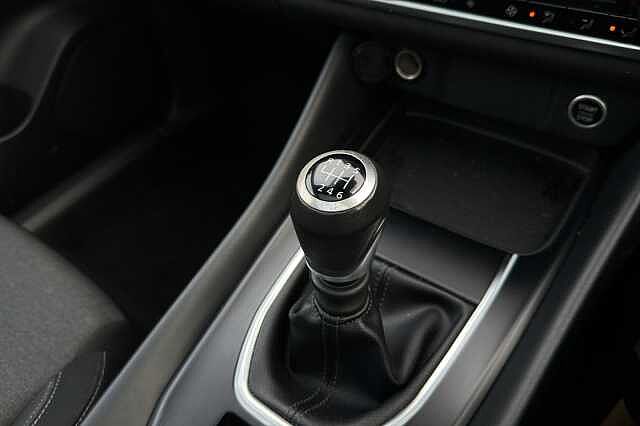 Nissan Qashqai 1.3 DiG-T MH N-Connecta 5dr