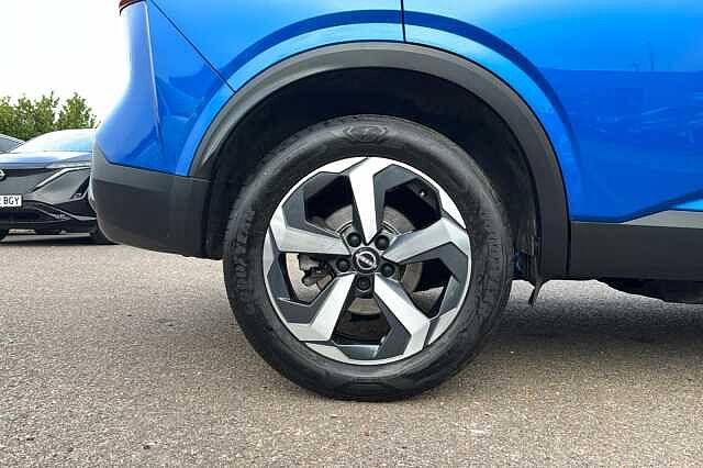 Nissan Qashqai 1.3 DiG-T MH N-Connecta 5dr