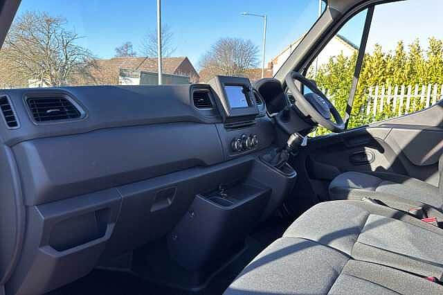 Nissan Interstar R35 L4 2.3 dci 165ps H2 Tekna Van [TRW]