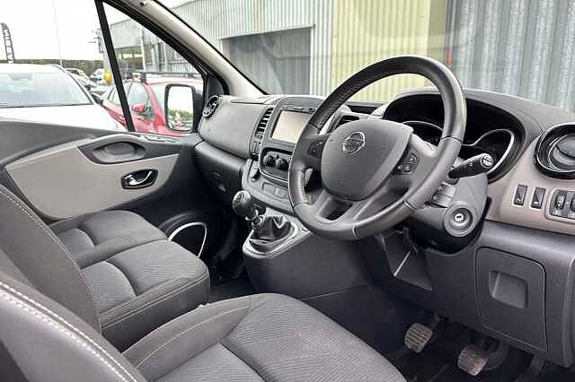 Nissan Nv300 2.7t L1 1.6 dCi 125ps H1 Tekna Combi Van