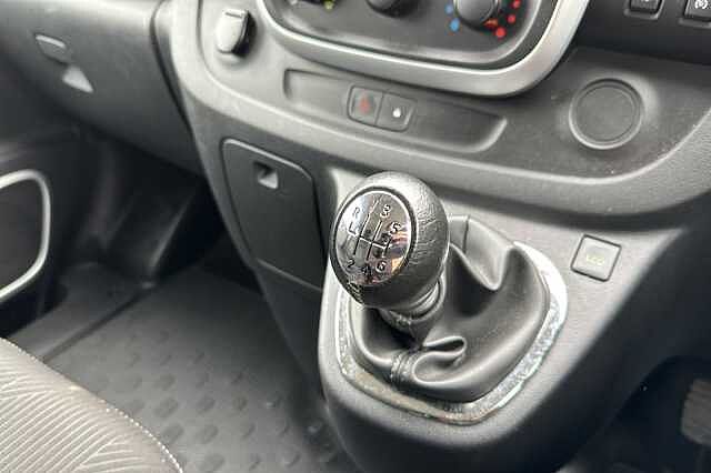 Nissan Nv300 2.7t L1 1.6 dCi 125ps H1 Tekna Combi Van