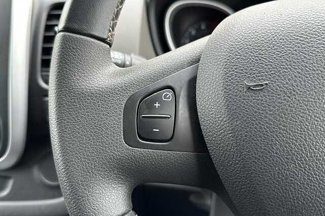 Nissan Nv300 2.7t L1 1.6 dCi 125ps H1 Tekna Combi Van