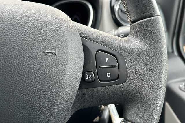 Nissan Nv300 2.7t L1 1.6 dCi 125ps H1 Tekna Combi Van